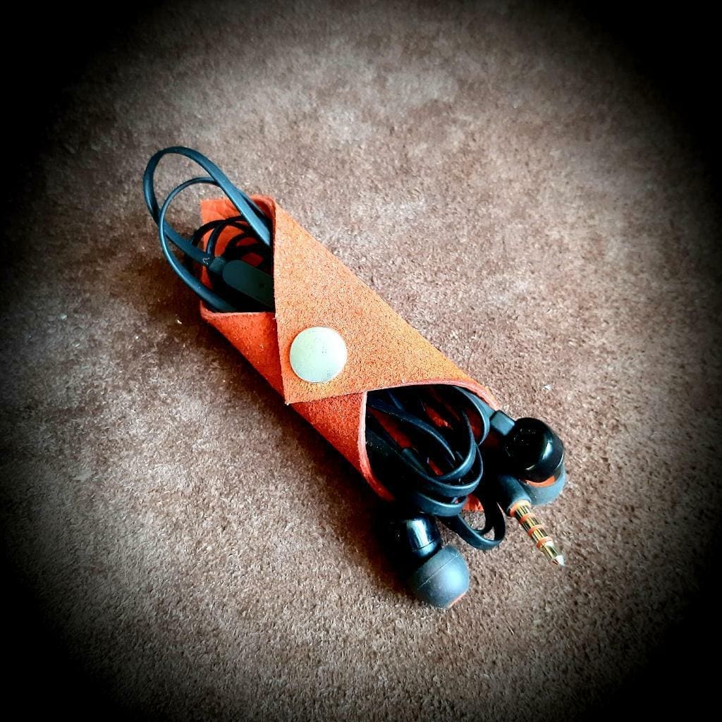 Kabel Organizer aus Leder