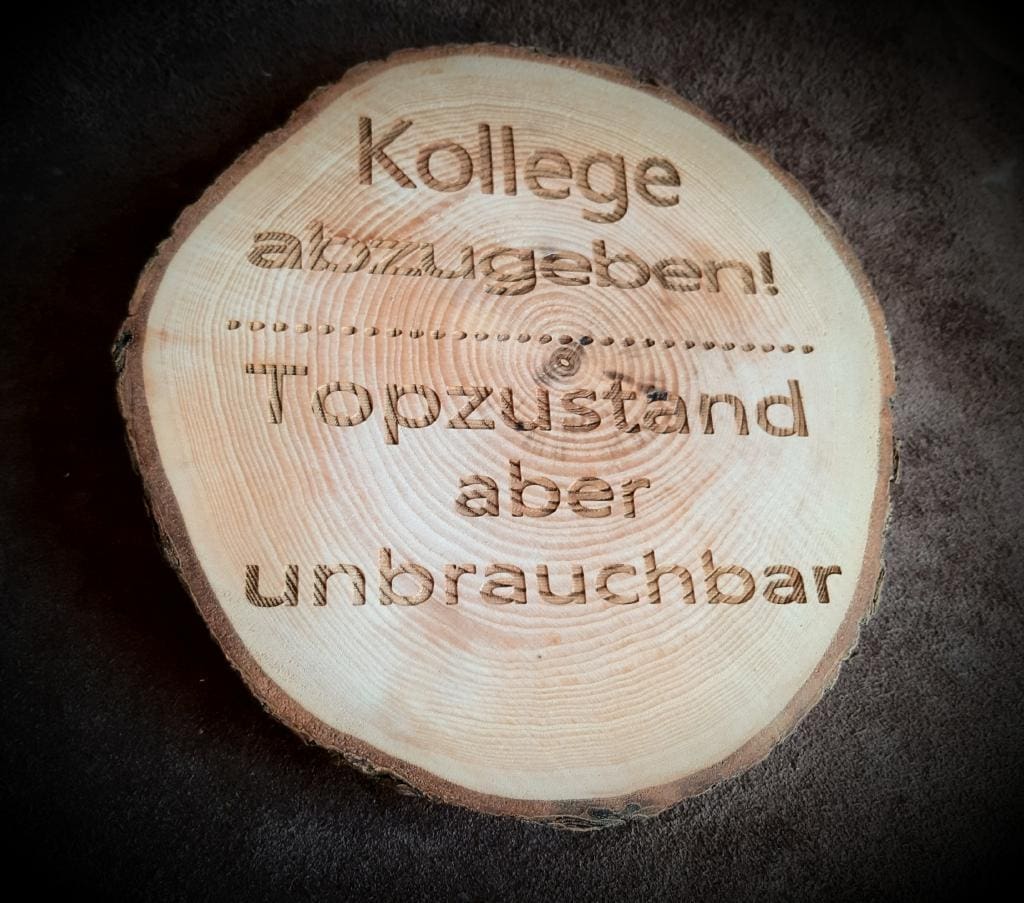 Baumscheibe Kollege abzugeben