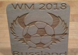 Mehr über den Artikel erfahren Bierdeckel aus Holz mit Wunschgravur