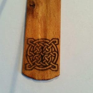 Räucherstäbchenhalter aus Holz