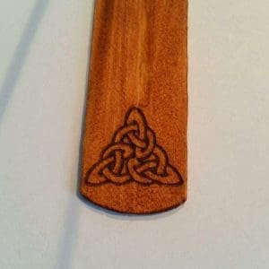 Räucherstäbchenhalter aus Holz