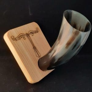 Trinkhornständer Irminsul Kirsche furniert