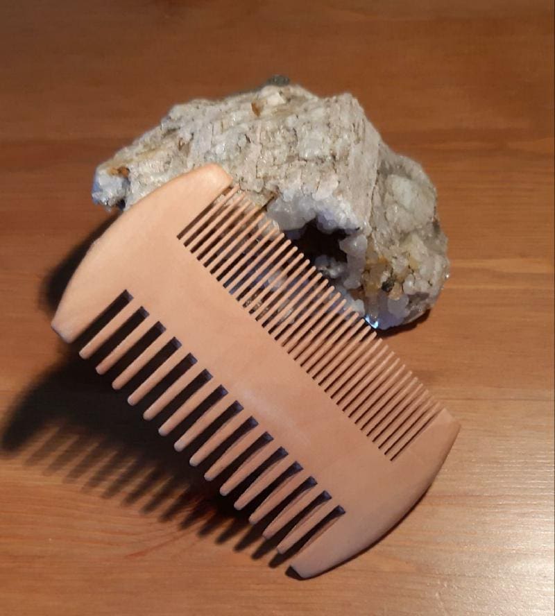 Bartkamm aus Holz mit Wunschgravur – Bild 2