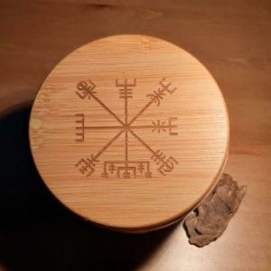 Holzdose Vegvisir aus Bambus