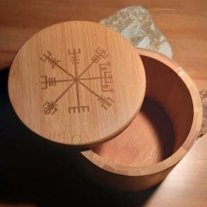 Holzdose Vegvisir aus Bambus