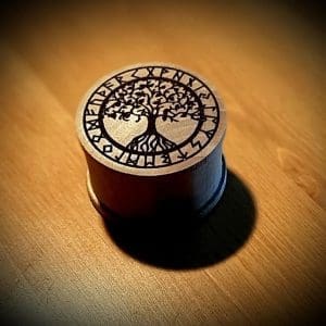 Holzdose Yggdrasil