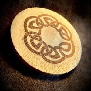 Baumscheibe Keltischer Knoten