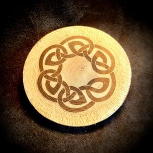 Baumscheibe Keltischer Knoten