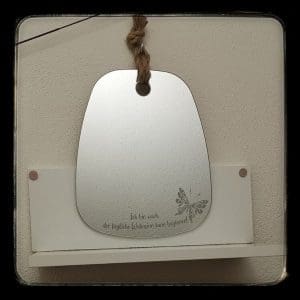 Hängespiegel mit Gravur und Spruch